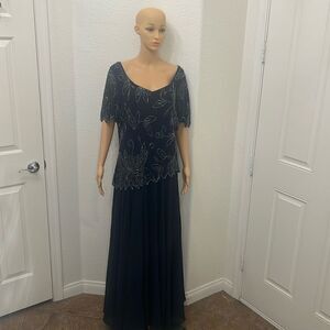 JKara Woman’s Dress Sz 16 Navy Sweatheart Neckline Beaded Butterfly Sleeve Maxi
